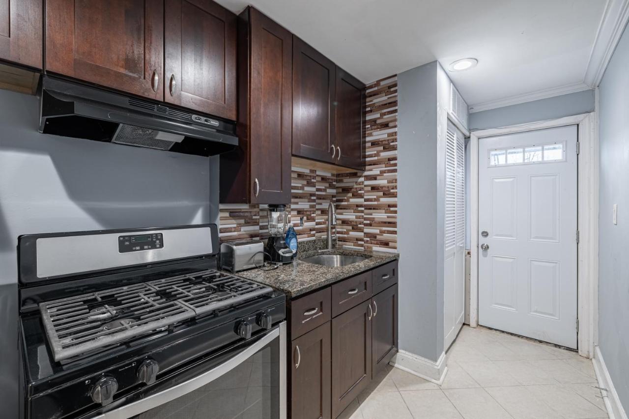 Apartment Modern Updated Two Bedroom